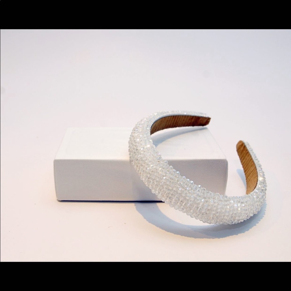 White Beaded Crystal Headband 🤍